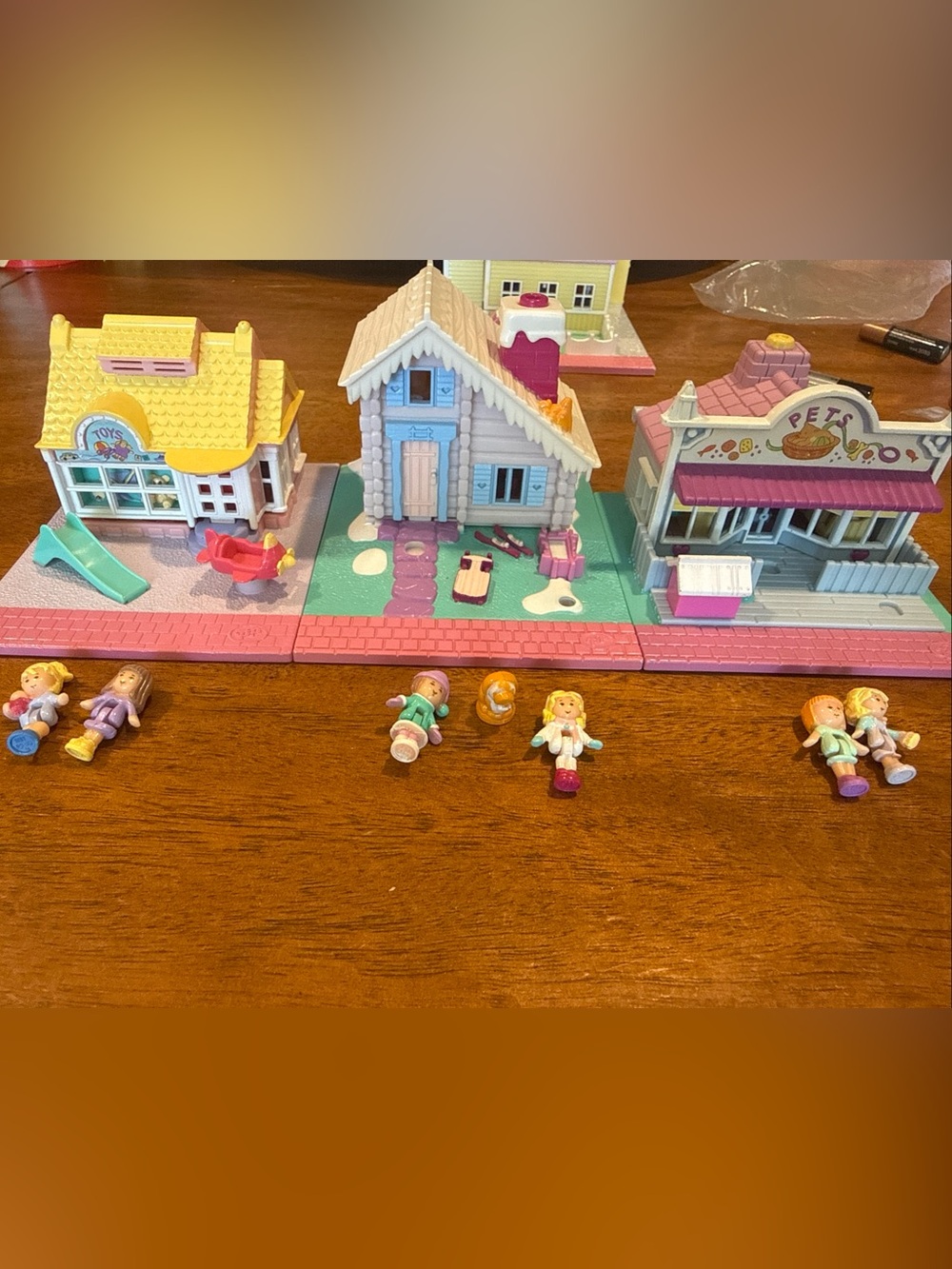Vintage Polly pocket pollyville set of three houses and figures